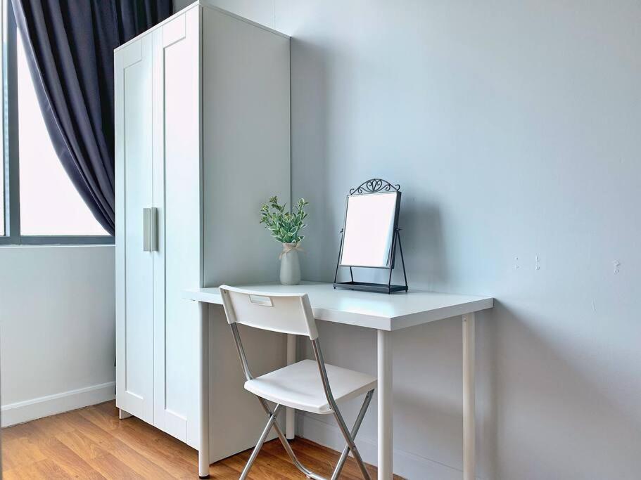 Pangsapuri Mercu Summer Klcc 2br Pastel Rose Kuala Lumpur